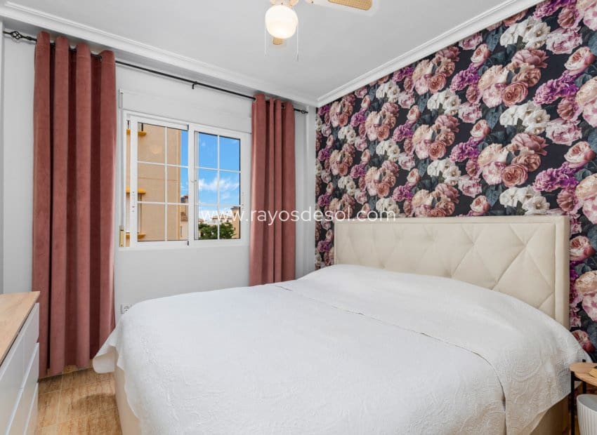 2 bedroom Apartment for sale in Orihuela Costa with pool - € 179,000 (Ref: 8710498)