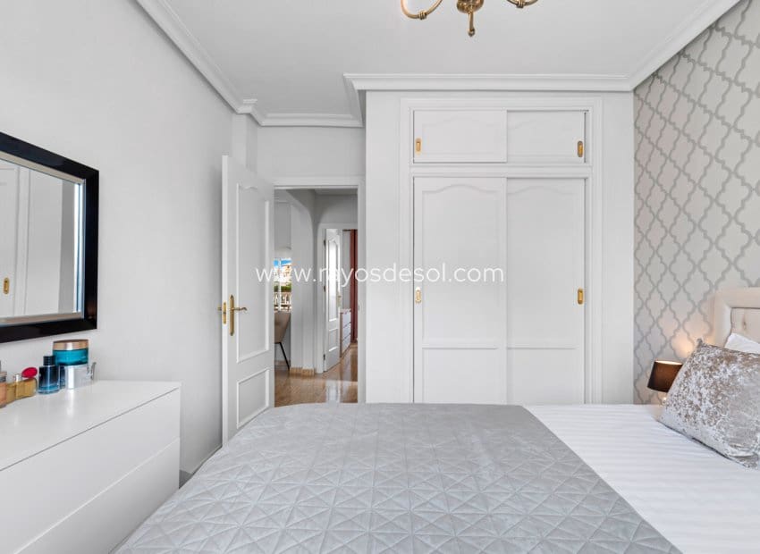 2 bedroom Apartment for sale in Orihuela Costa with pool - € 179,000 (Ref: 8710498)