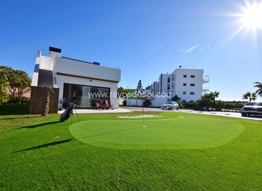 3 soveværelse Villa til salg i Condado de Alhama med swimmingpool - € 305.900 (Ref: 8710504)