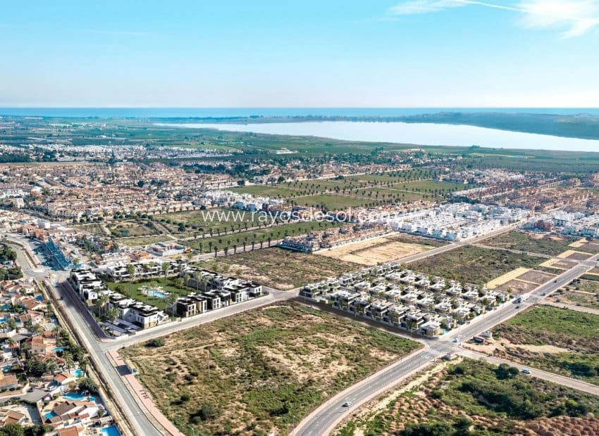 2 soveværelse Lejlighed til salg i Ciudad Quesada med swimmingpool - € 279.000 (Ref: 8710514)