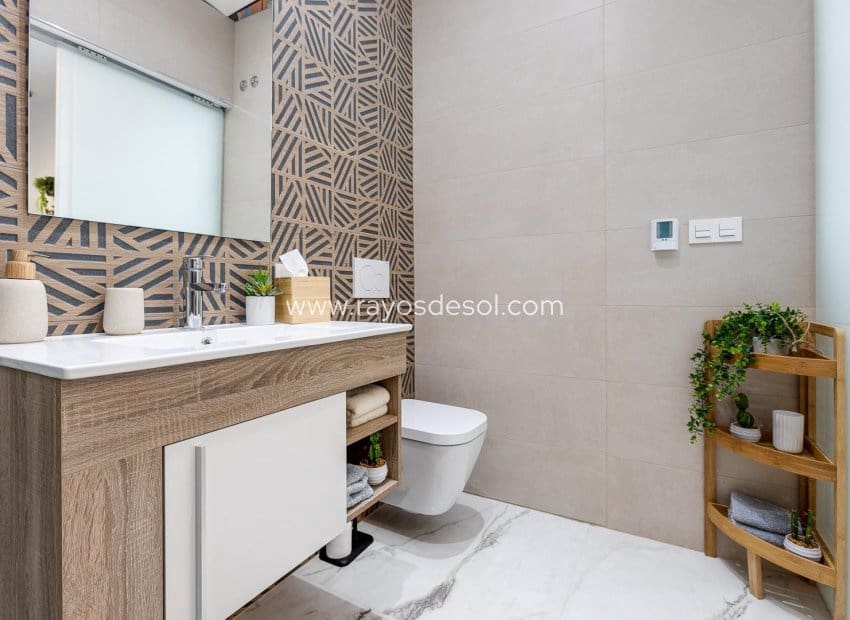 2 soveværelse Lejlighed til salg i Ciudad Quesada med swimmingpool - € 279.000 (Ref: 8710514)