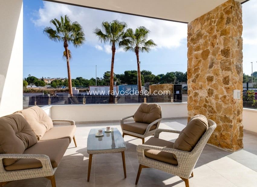 2 makuuhuone Huoneisto myytävänä paikassa Ciudad Quesada mukana uima-altaan - 322 000 € (Ref: 8710514)