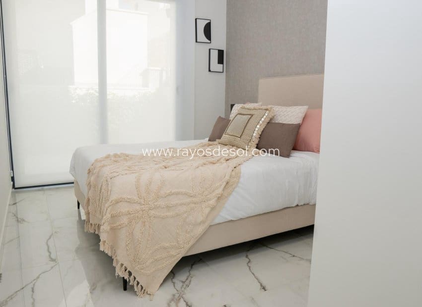 3 soveværelse Villa til salg i Ciudad Quesada med swimmingpool - € 496.000 (Ref: 8710516)