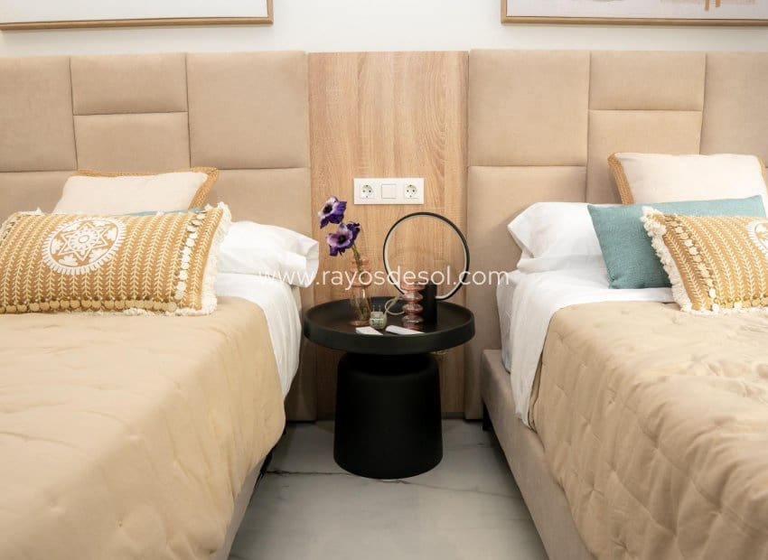 3 soveværelse Villa til salg i Ciudad Quesada med swimmingpool - € 496.000 (Ref: 8710516)