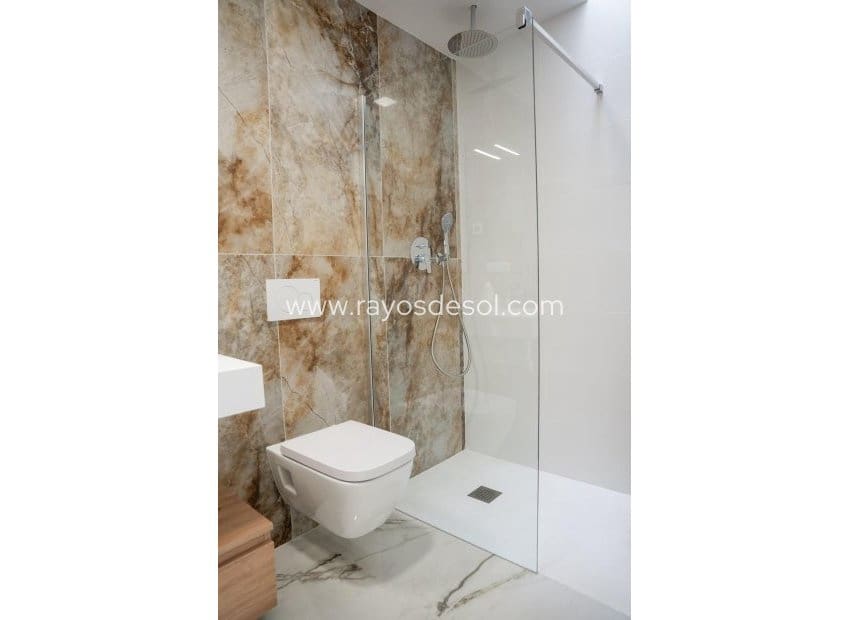 3 soveværelse Villa til salg i Ciudad Quesada med swimmingpool - € 496.000 (Ref: 8710516)