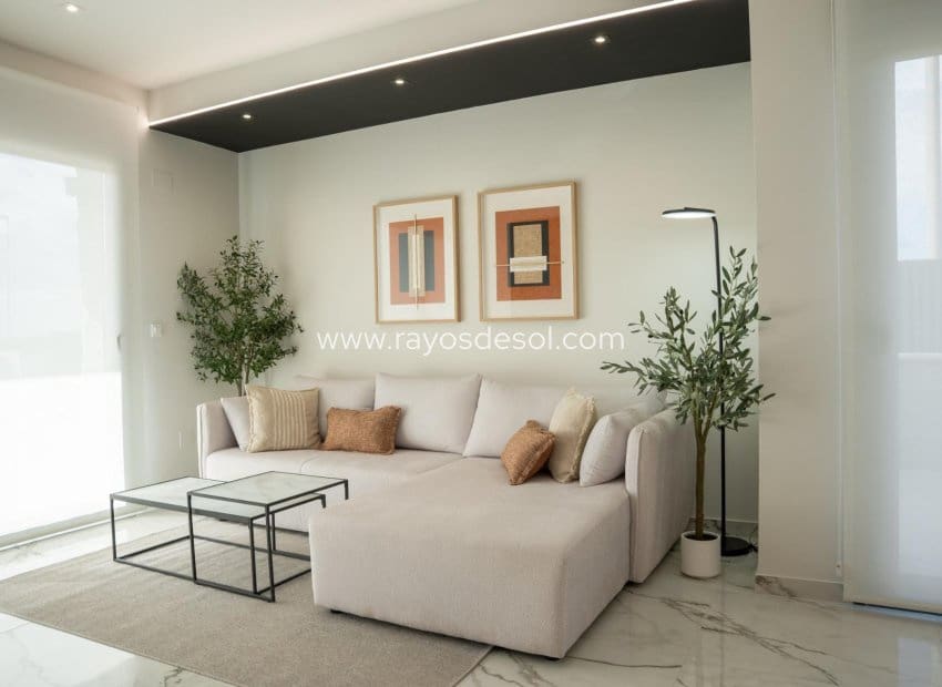 3 soveværelse Villa til salg i Ciudad Quesada med swimmingpool - € 496.000 (Ref: 8710516)