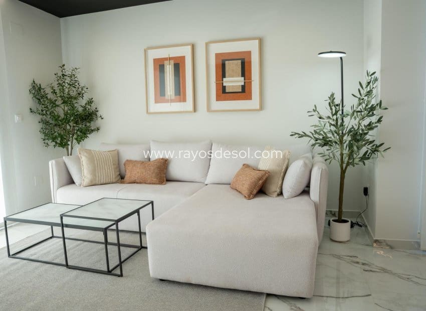 3 soveværelse Villa til salg i Ciudad Quesada med swimmingpool - € 496.000 (Ref: 8710516)