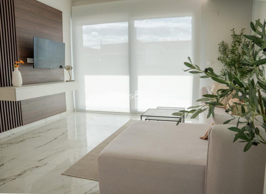 3 makuuhuone Huvila myytävänä paikassa Ciudad Quesada mukana uima-altaan - 549 000 € (Ref: 8710516)