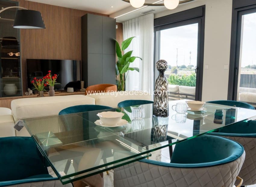 Chalet de 3 habitaciones en Ciudad Quesada en venta con piscina - 549.000 € (Ref: 8710517)