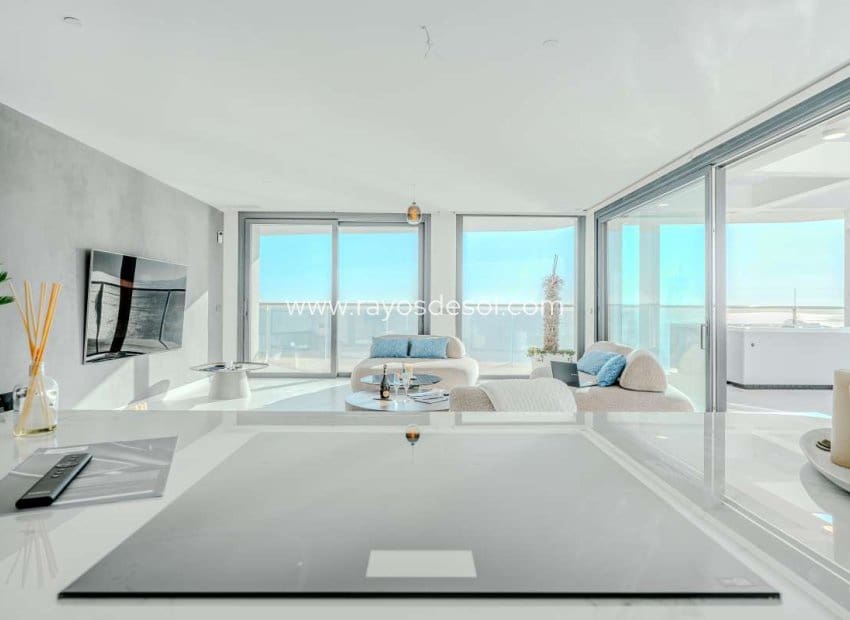 2 soveværelse Lejlighed til salg i Benidorm med swimmingpool - € 1.600.000 (Ref: 8713836)