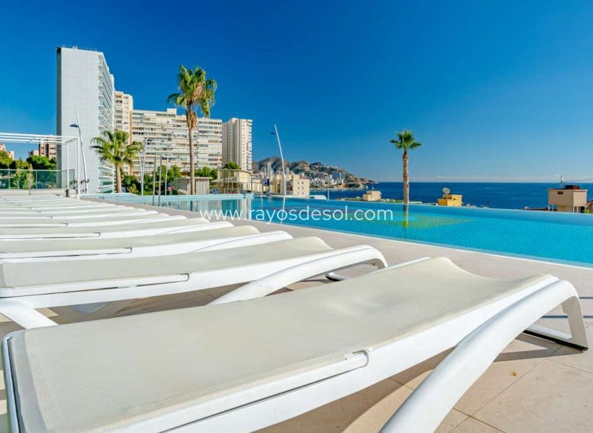 2 soveværelse Lejlighed til salg i Benidorm med swimmingpool - € 1.600.000 (Ref: 8713836)
