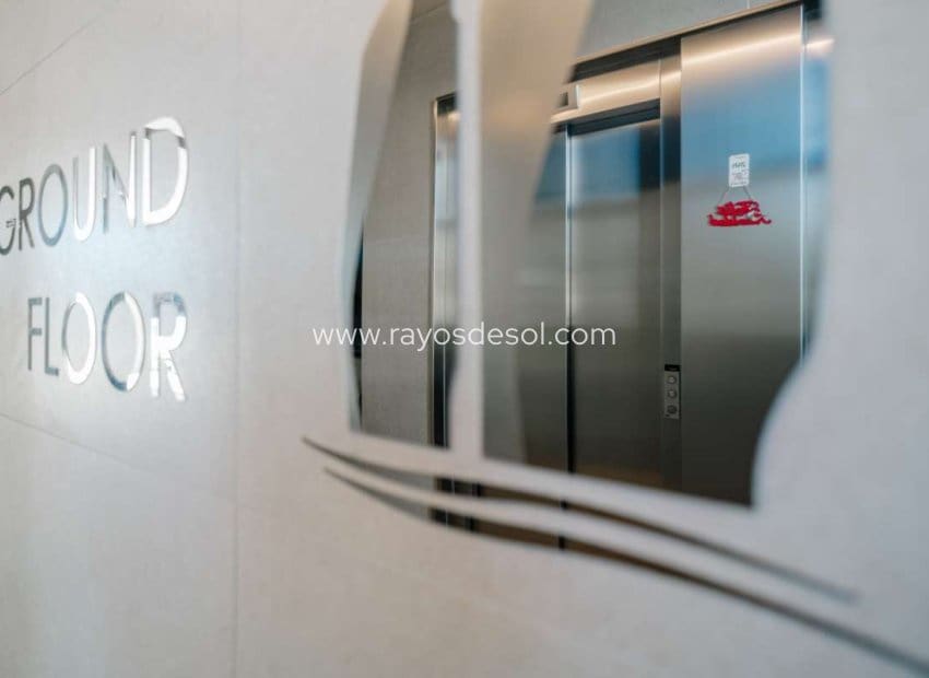 2 soveværelse Lejlighed til salg i Benidorm med swimmingpool - € 1.600.000 (Ref: 8713836)