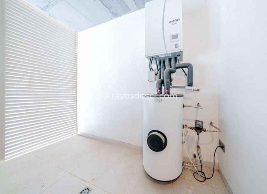 2 soveværelse Lejlighed til salg i Benidorm med swimmingpool - € 1.600.000 (Ref: 8713836)