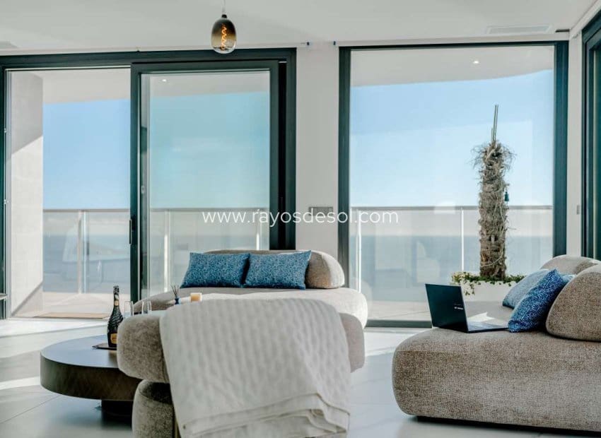 2 soveværelse Lejlighed til salg i Benidorm med swimmingpool - € 1.600.000 (Ref: 8713836)