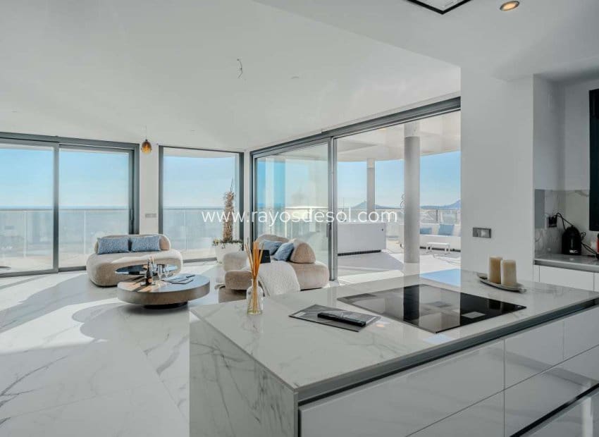 2 soveværelse Lejlighed til salg i Benidorm med swimmingpool - € 1.600.000 (Ref: 8713836)