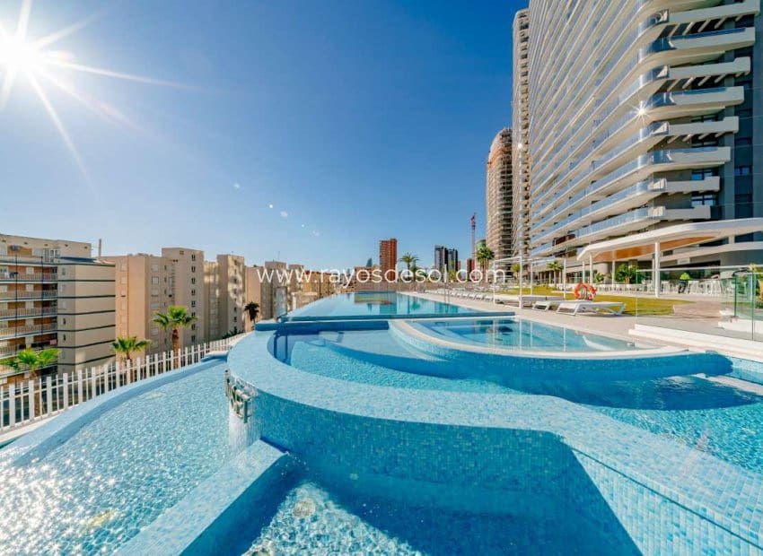 2 soveværelse Lejlighed til salg i Benidorm med swimmingpool - € 1.600.000 (Ref: 8713836)