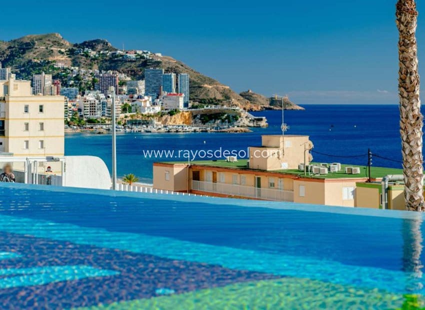 2 soveværelse Lejlighed til salg i Benidorm med swimmingpool - € 1.600.000 (Ref: 8713836)