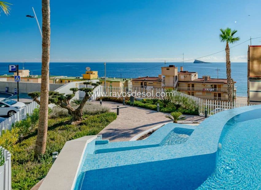 2 soveværelse Lejlighed til salg i Benidorm med swimmingpool - € 1.600.000 (Ref: 8713836)