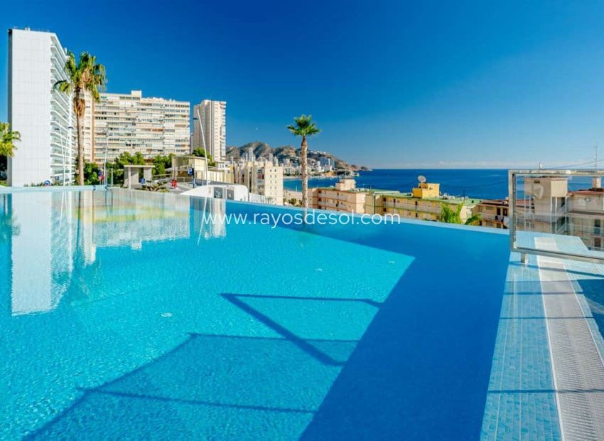 2 soveværelse Lejlighed til salg i Benidorm med swimmingpool - € 1.600.000 (Ref: 8713836)