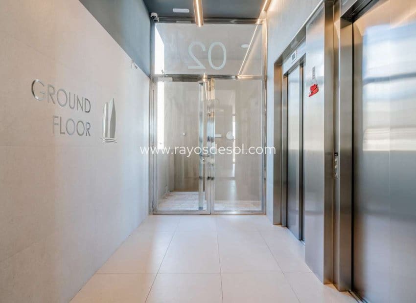 2 Zimmer Apartment zu verkaufen in Benidorm mit Pool - 1.600.000 € (Ref: 8713836)