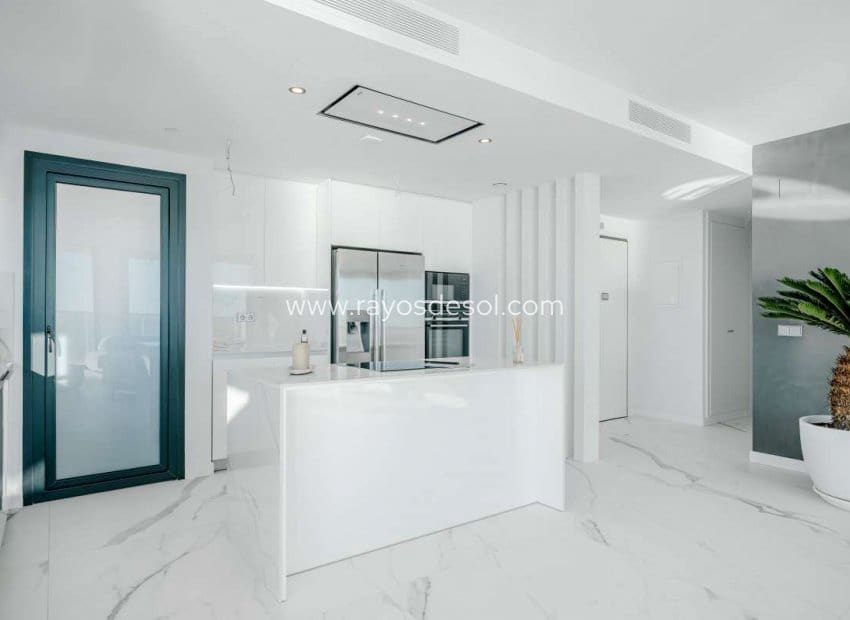 2 quarto Apartamento para venda em Benidorm com piscina - 1 600 000 € (Ref: 8713836)