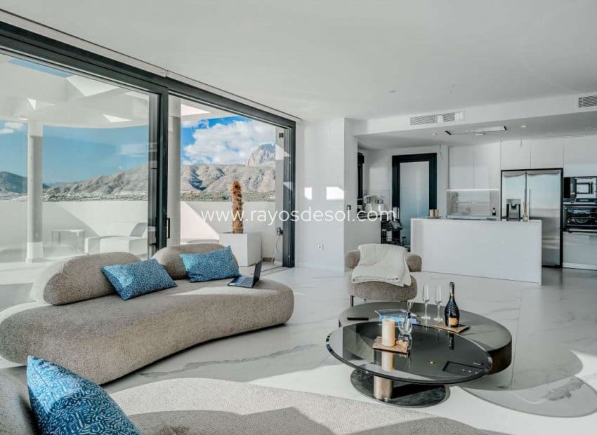 2 sypialnia Apartament na sprzedaż w Benidorm z basenem - 1 600 000 € (Ref: 8713836)