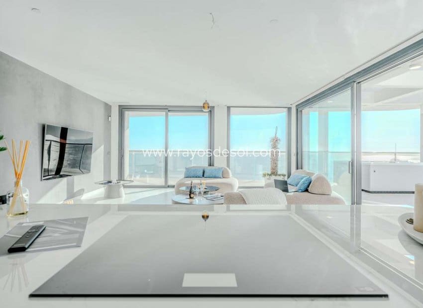 2 sypialnia Apartament na sprzedaż w Benidorm z basenem - 1 600 000 € (Ref: 8713836)