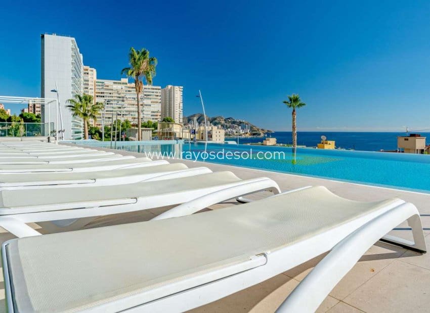 2 sypialnia Apartament na sprzedaż w Benidorm z basenem - 1 600 000 € (Ref: 8713836)