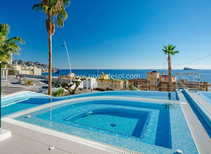 2 sypialnia Apartament na sprzedaż w Benidorm z basenem - 1 600 000 € (Ref: 8713836)