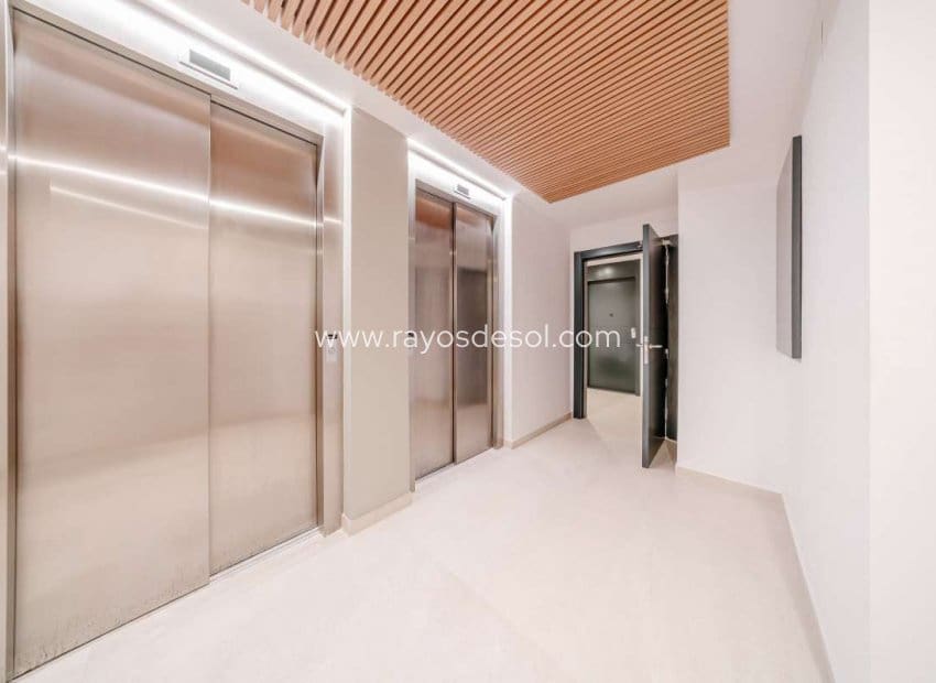 2 sypialnia Apartament na sprzedaż w Benidorm z basenem - 1 600 000 € (Ref: 8713836)