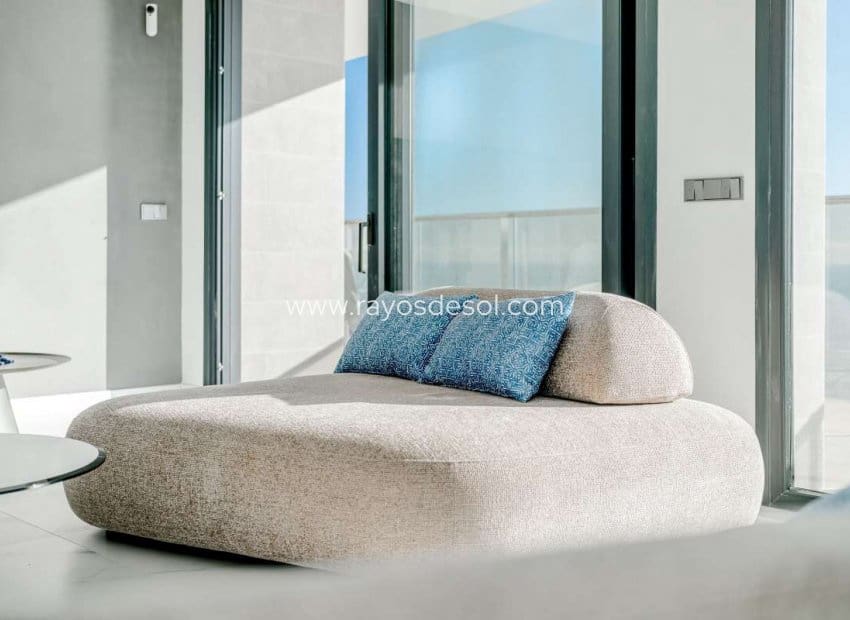2 sypialnia Apartament na sprzedaż w Benidorm z basenem - 1 600 000 € (Ref: 8713836)