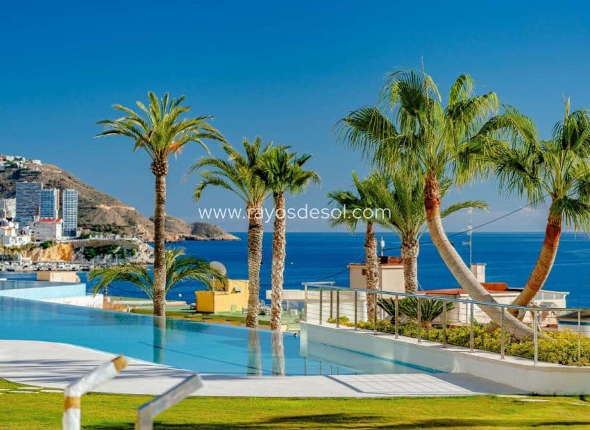 2 sypialnia Apartament na sprzedaż w Benidorm z basenem - 1 600 000 € (Ref: 8713836)