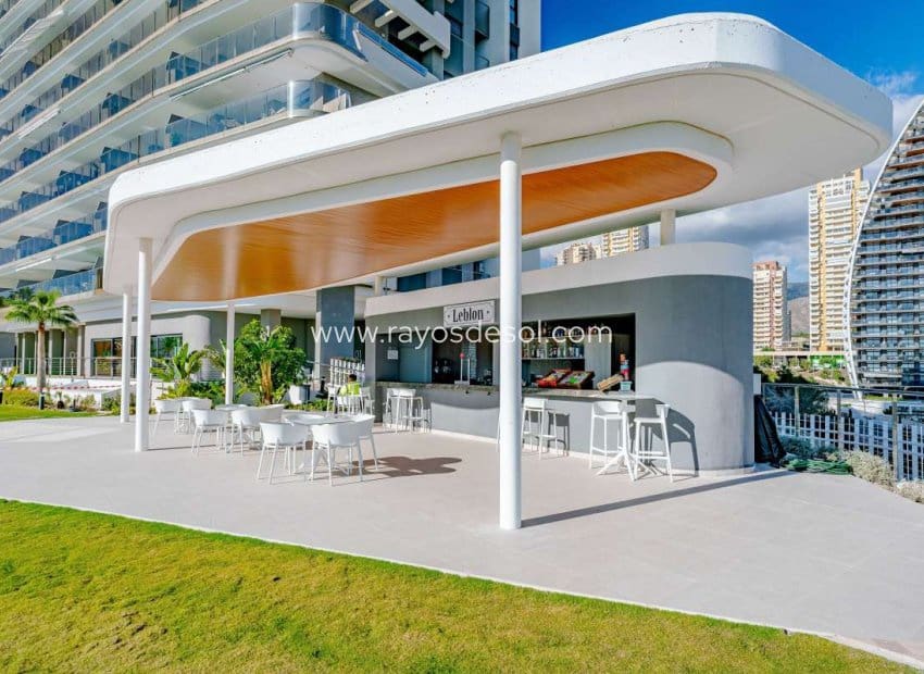 2 sypialnia Apartament na sprzedaż w Benidorm z basenem - 1 600 000 € (Ref: 8713836)