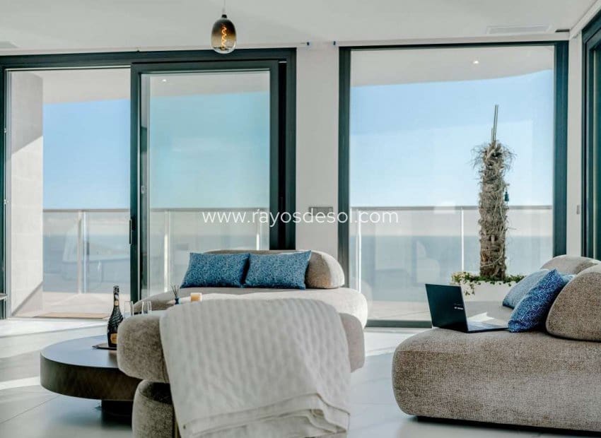2 sypialnia Apartament na sprzedaż w Benidorm z basenem - 1 600 000 € (Ref: 8713836)