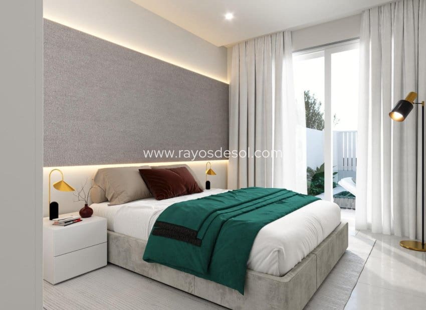 3 soveværelse Villa til salg i Los Alcazares med swimmingpool - € 392.000 (Ref: 8728873)