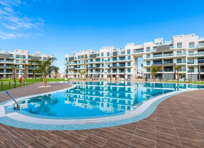 2 soveværelse Lejlighed til salg i El Raso med swimmingpool - € 274.900 (Ref: 8751296)