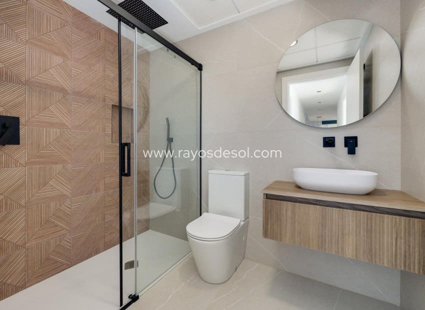 3 soveværelse Villa til salg i Torrevieja med swimmingpool - € 595.000 (Ref: 8784594)