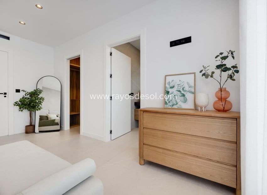 3 quarto Moradia para venda em Torrevieja com piscina - 585 000 € (Ref: 8784594)