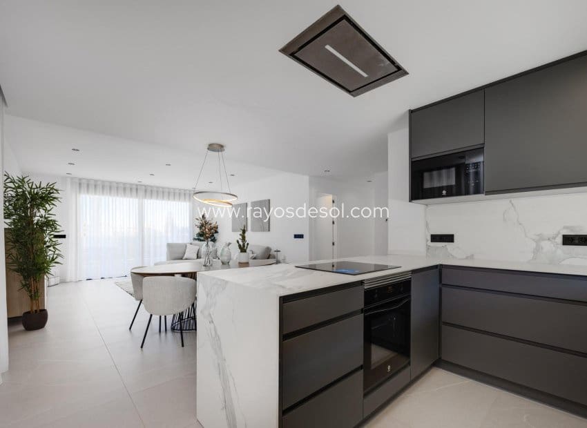 3 quarto Moradia para venda em Torrevieja com piscina - 585 000 € (Ref: 8784594)