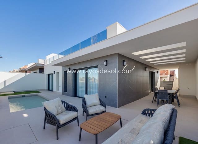 Chalet de 3 habitaciones en Parque Acuático - Sector 25, Torrevieja en venta con piscina - 585.000 € (Ref: 8784594)