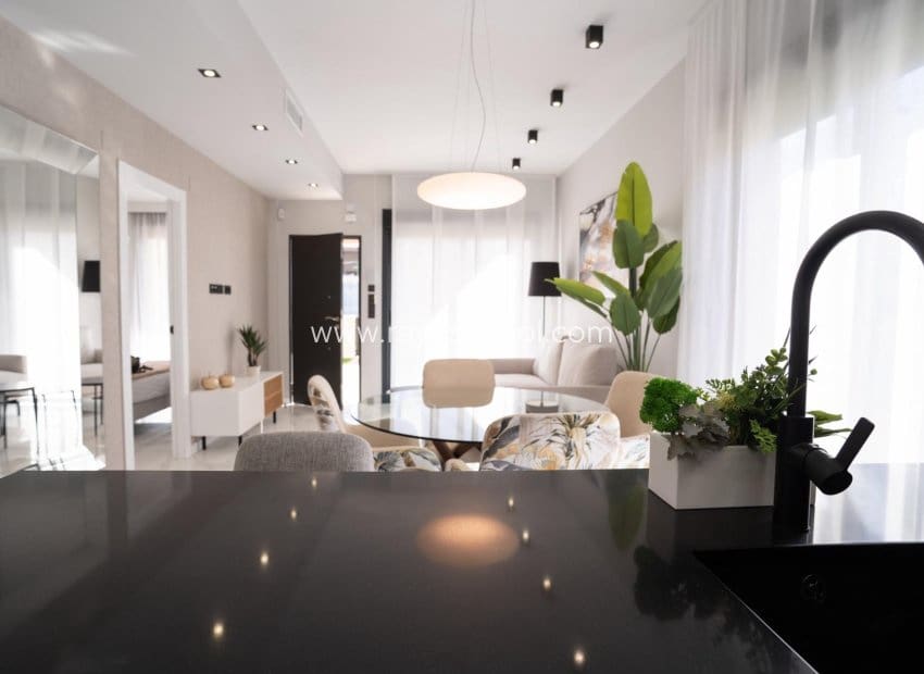 3 soveværelse Lejlighed til salg i Pilar de la Horadada med swimmingpool - € 310.000 (Ref: 8796806)