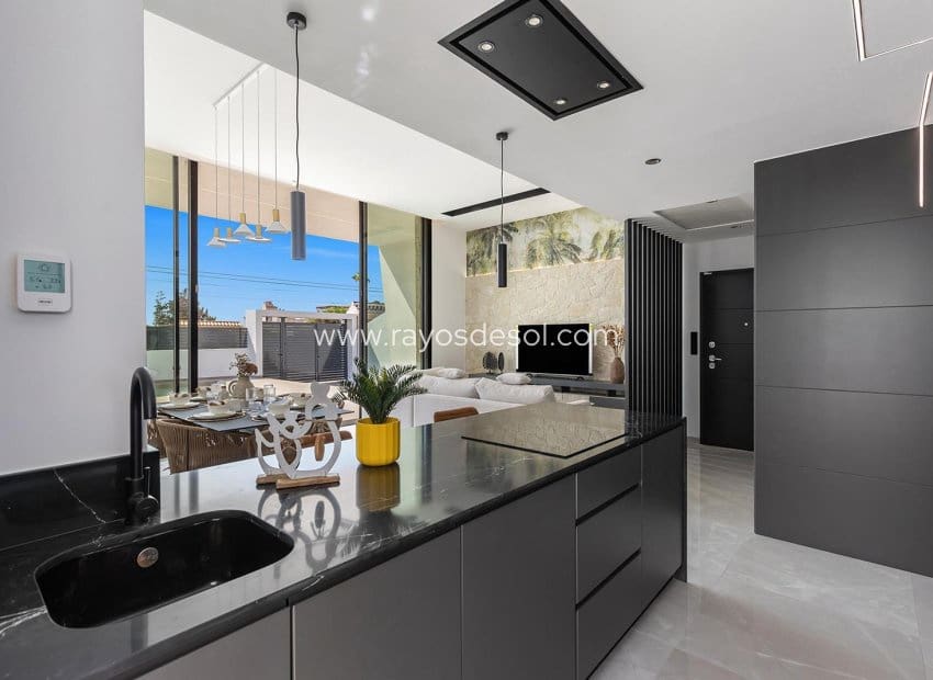 3 chambre Villa/Maison à vendre à Los Balcones avec piscine - 700 000 € (Ref: 8826528)