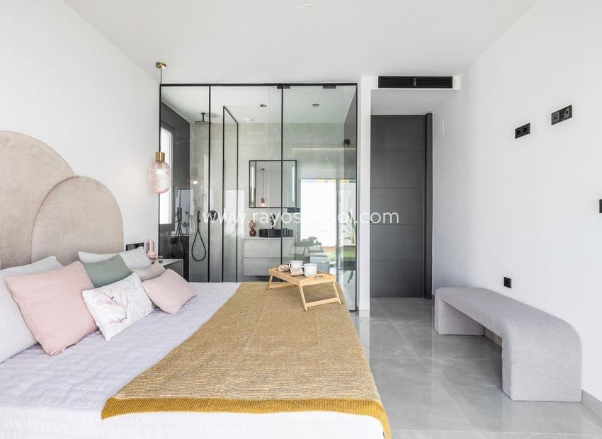 3 chambre Villa/Maison à vendre à Los Balcones avec piscine - 700 000 € (Ref: 8826528)