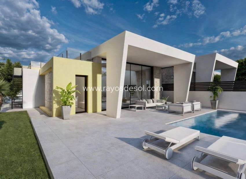 3 bedroom Villa for sale in Los Balcones with pool - € 700,000 (Ref: 8826528)