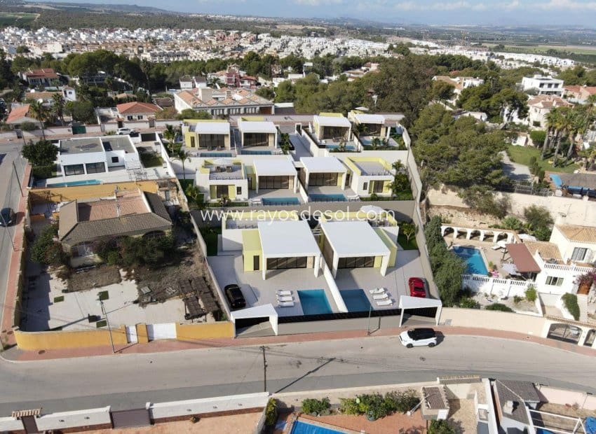 3 bedroom Villa for sale in Los Balcones with pool - € 700,000 (Ref: 8826528)