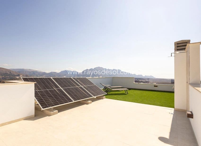 3 bedroom Villa for sale in Polop with pool - € 598,000 (Ref: 8826535)