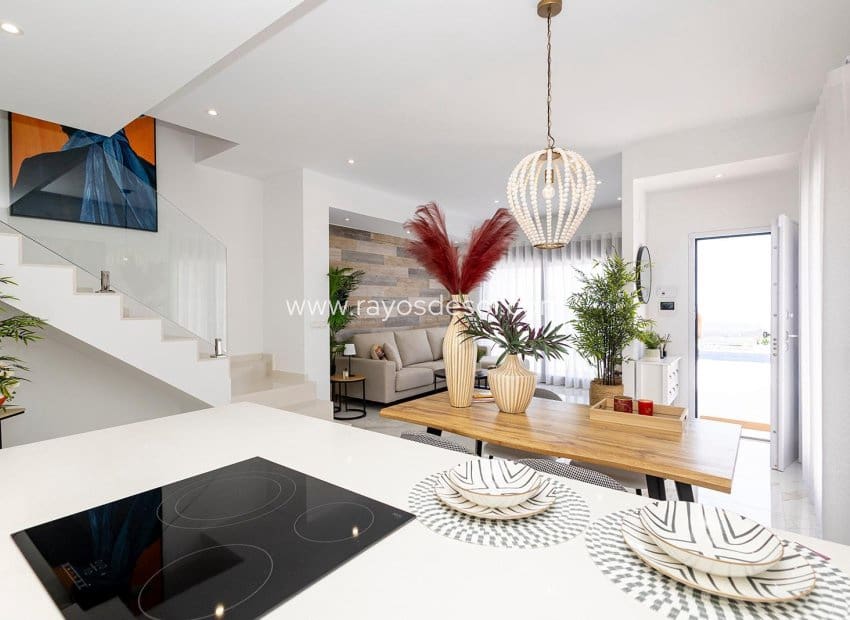 3 bedroom Villa for sale in Polop with pool - € 598,000 (Ref: 8826535)