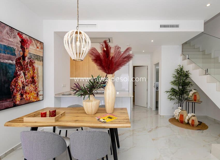 3 bedroom Villa for sale in Polop with pool - € 598,000 (Ref: 8826535)