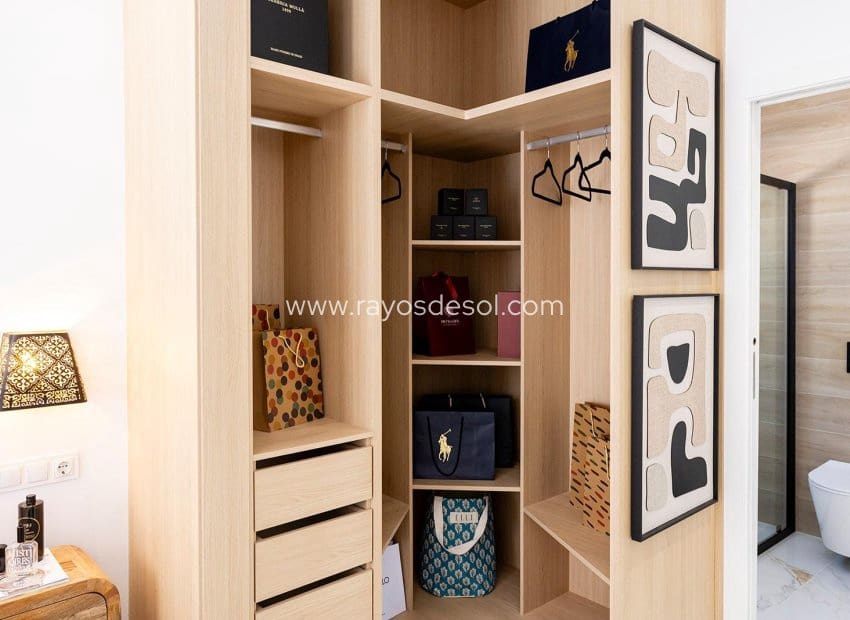 3 bedroom Villa for sale in Polop with pool - € 598,000 (Ref: 8826535)