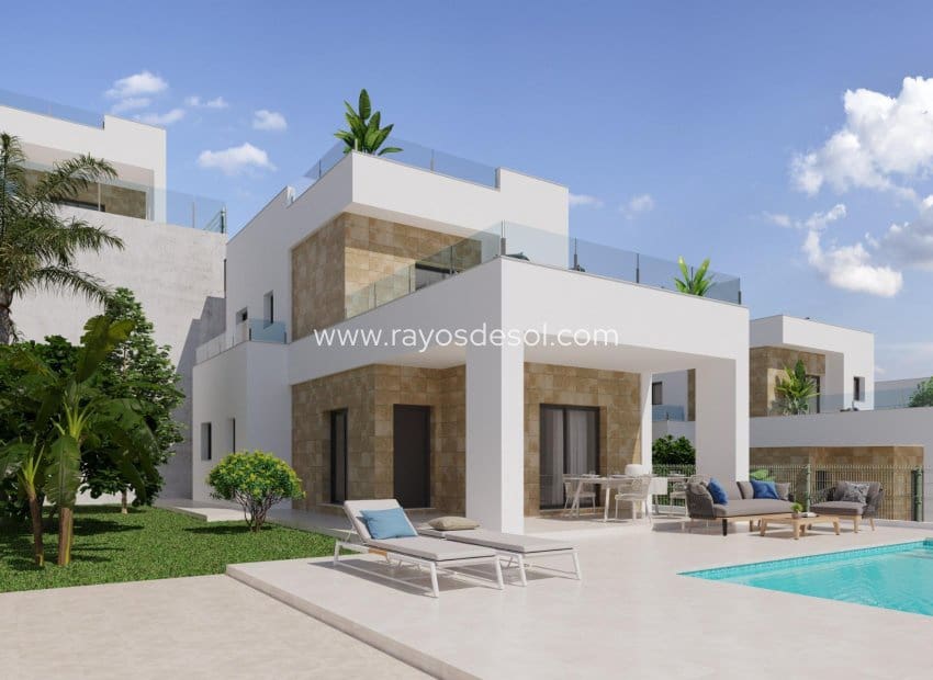 3 bedroom Villa for sale in Polop with pool - € 598,000 (Ref: 8826535)